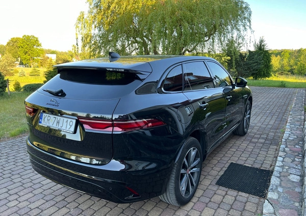 Jaguar F-Pace cena 235000 przebieg: 59000, rok produkcji 2021 z Bytów małe 154